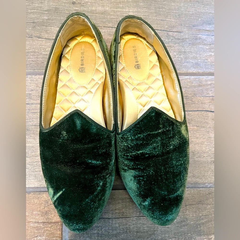 Birdies olive green sz 6 loafer